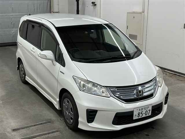 85070 Honda Freed spike GP3 2014 г. (MIRIVE Saitama)